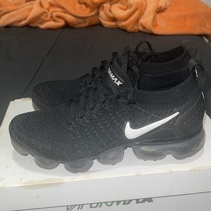 Woman Noke Air Vapormax Flyknit 2